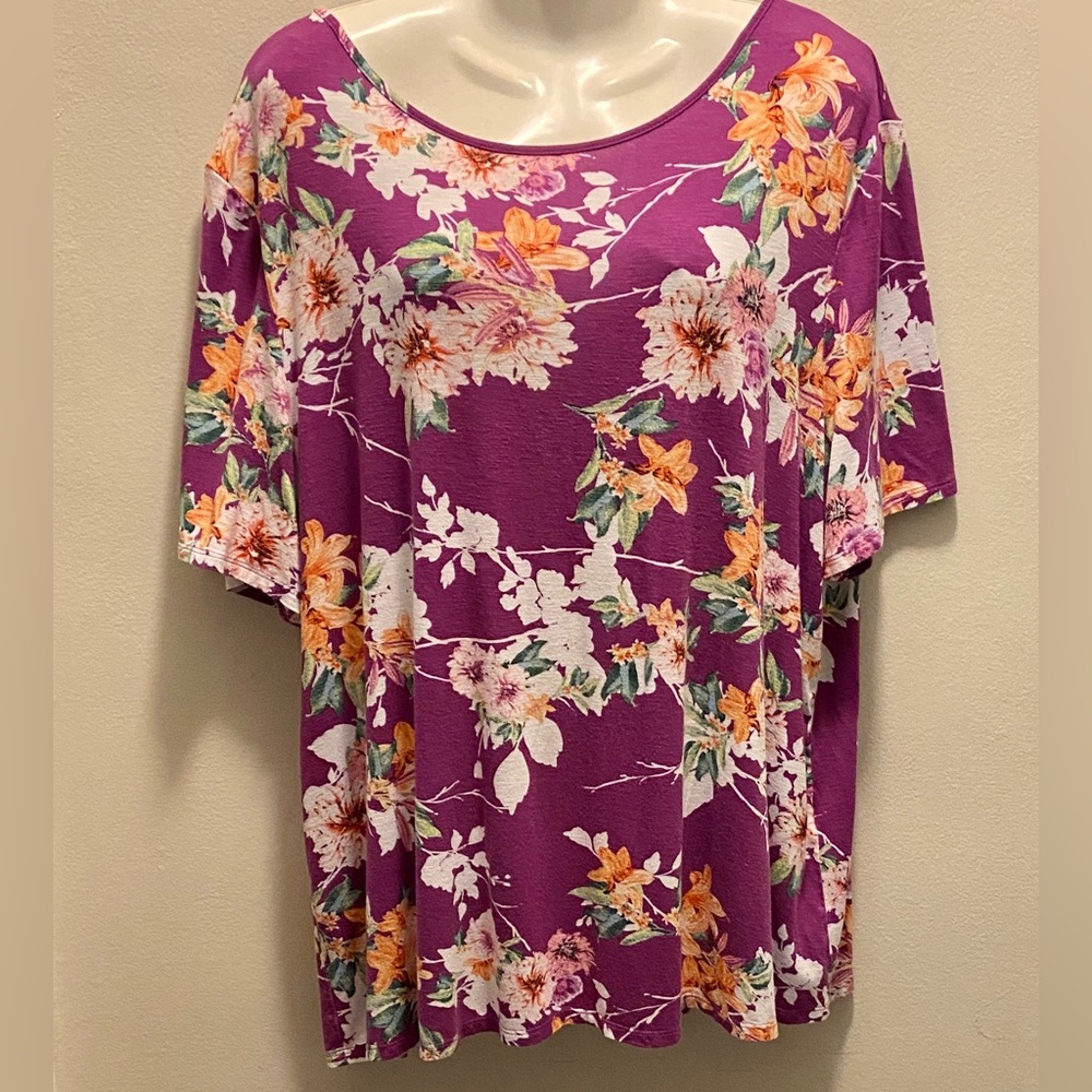 NWOT Chicos size 2X=4 short sleeve 30 “ Tunic Top